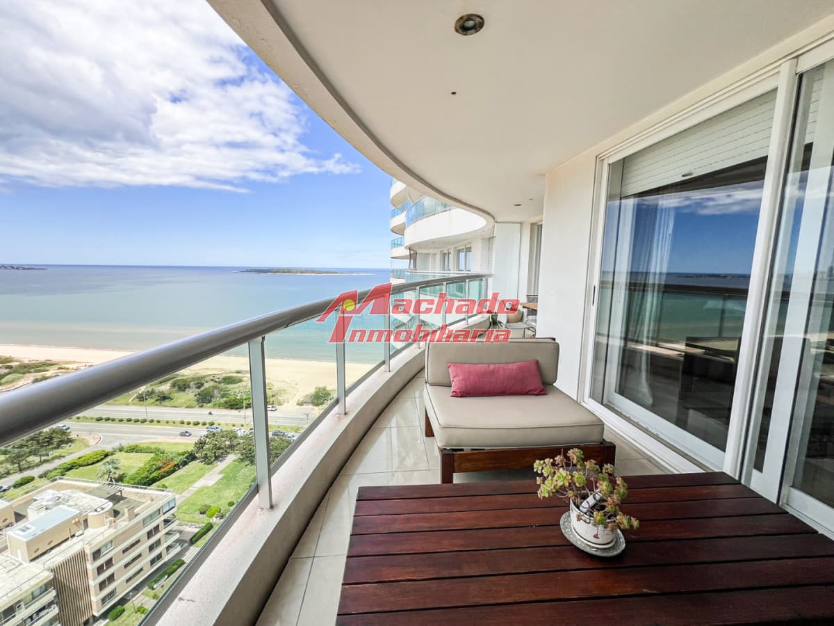 Apartamento en venta playa mansa, piso alto, con todos los servicios