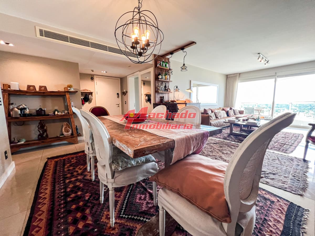 Apartamento en venta playa mansa, piso alto, con todos los servicios