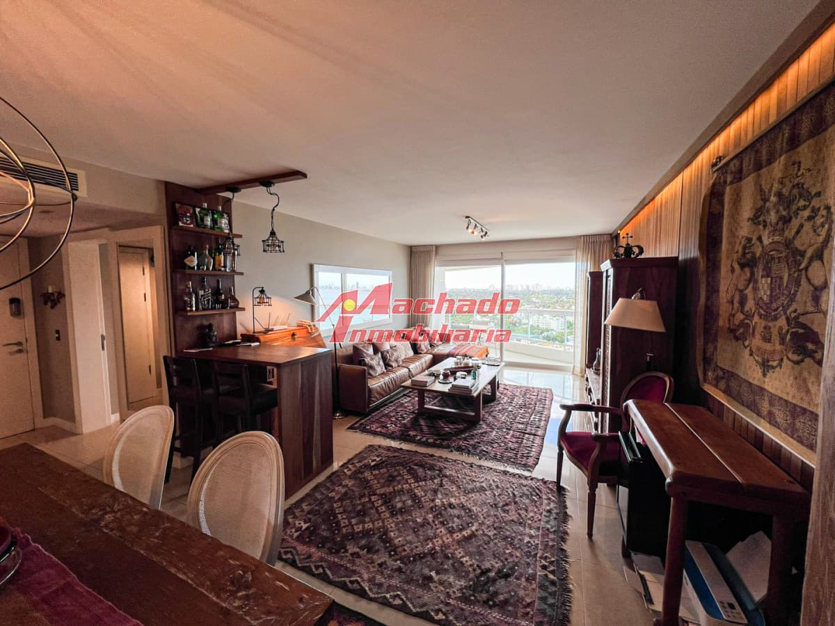 Apartamento en venta playa mansa, piso alto, con todos los servicios