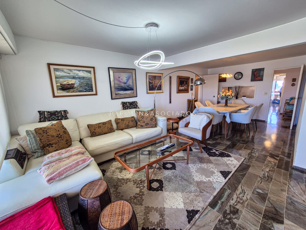 Venta Apartamento 3 Dormitorios Frente a la Playa Brava Punta del Este