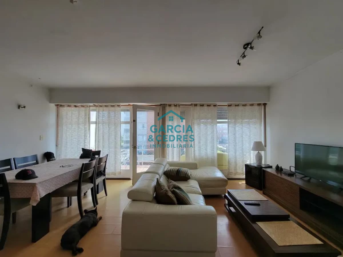 hermoso apartamento en venta de 2 dormitorios en primera linea de playa mansa