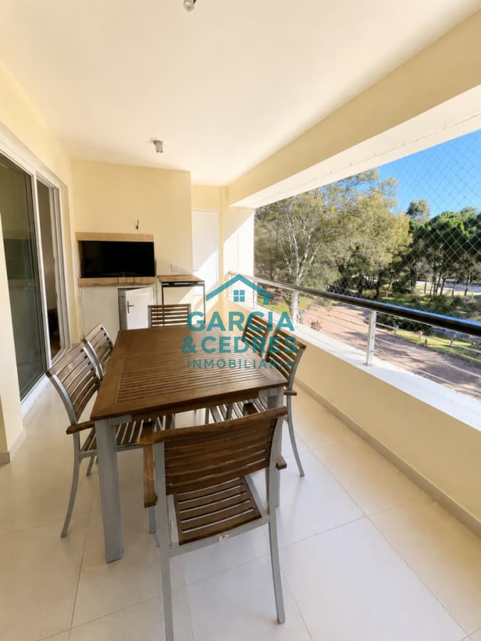 Apartamento con excelente renta en Green Park, Solanas