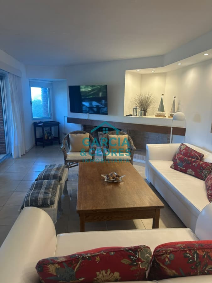Gran departamento 4 dorm + 3 baños en Casa de Mar, parada 29 de la Brava