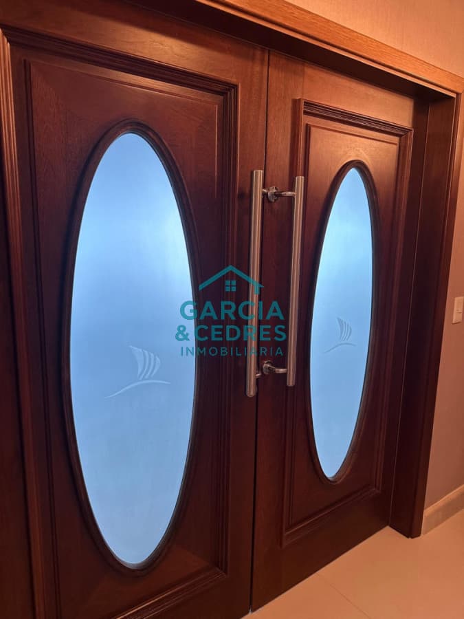 Edificio Puerto Punta -Exclusivo Apartamento 4 Dormitorios + Servicio Completo