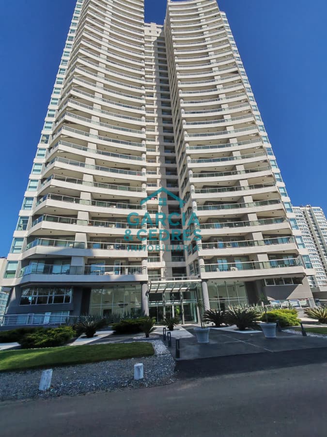 VENDO EXCELENTE APTO DE 2 DORM+DEPENDENCIA , 4 BAÑOS EN TORRE LOOK BRAVA