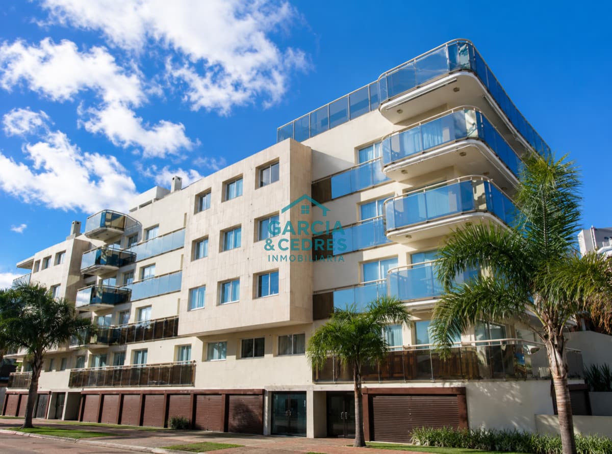 Apartamento reciclado en Mare Azzurro a pasos del mar - Playa Brava