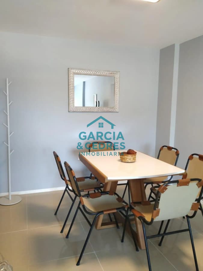 Moderno apartamento sobre Av. Roosevelt - Punta del Este