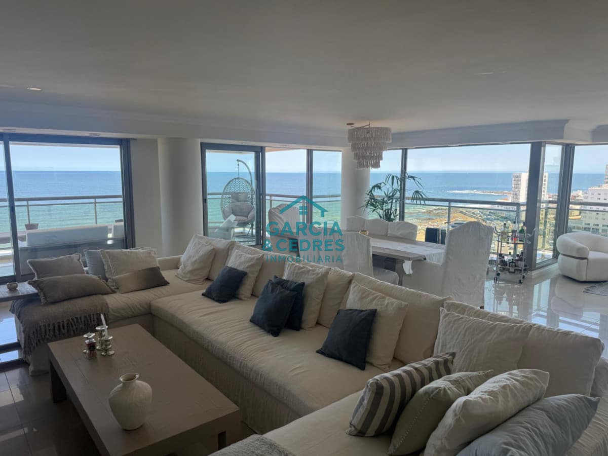 Torre Imperiale Exclusivo Apartamento de Gran Categoría con 4 Dormitorios, Servicio y 6 Baños
