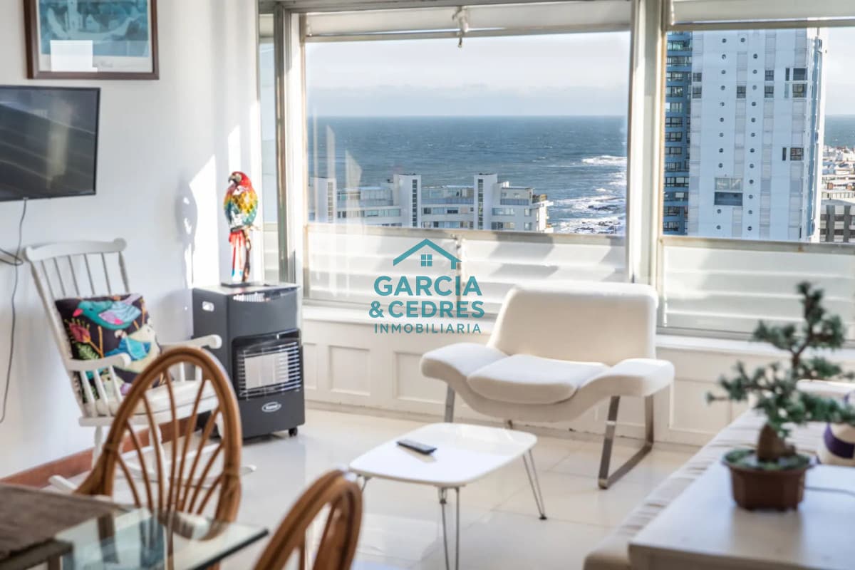 Alquiler anual - Apartamento de 2 Dormitorios Reciclado en Bahia Palace