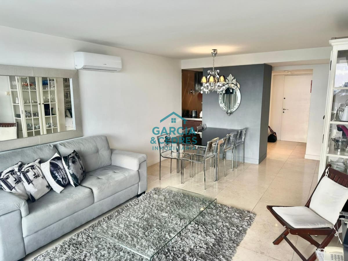 HERMOSO APARTAMENTO EN VENTA DE UN DOMITORIO y MEDIO EN TORRE YOO