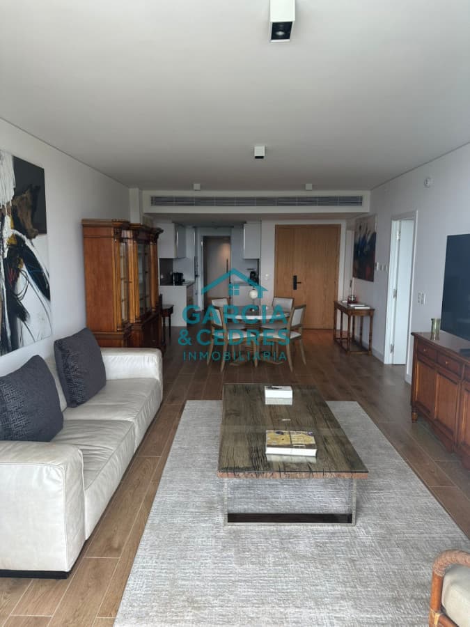 APARTAMENTO EN TORRE TRUMP DE 1 DORMITORIO Y 2 BAÑOS