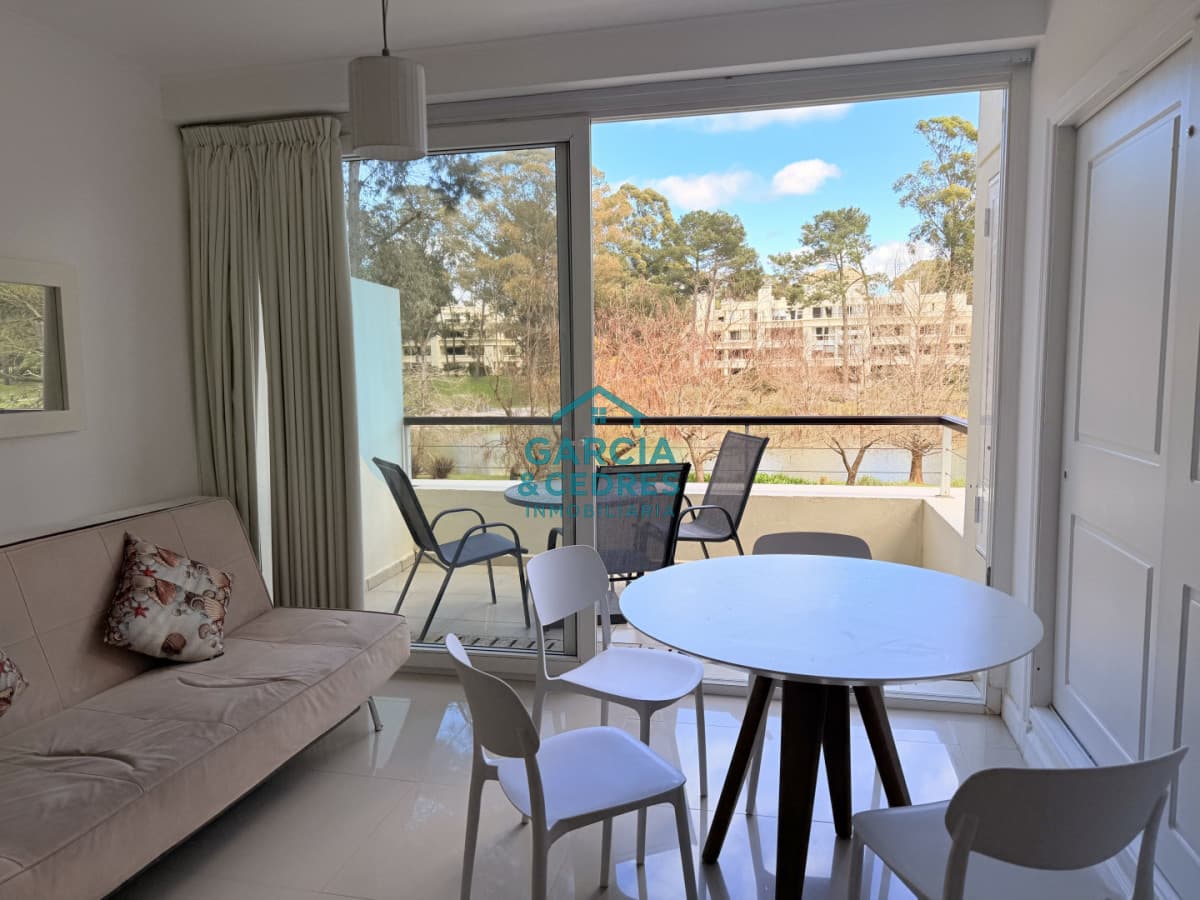 Green Park Solanas - Monoambiente con vista al lago