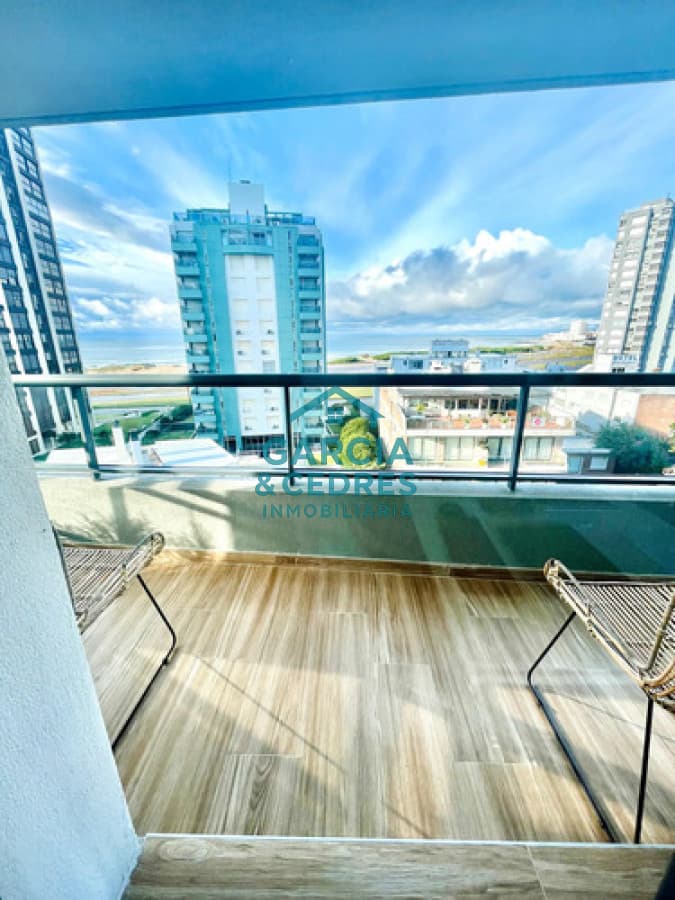 Apartamento de 2 dormitorios con vista al mar en Torre Gauguin, Playa Brava