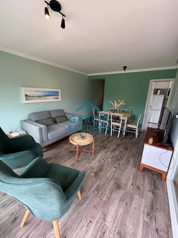 Apartamento reciclado en Mare Azzurro a pasos del mar - Playa Brava