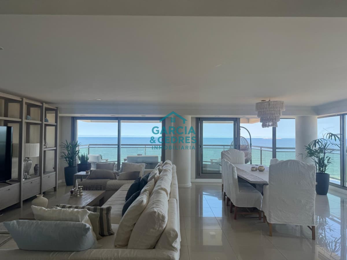 Torre Imperiale Exclusivo Apartamento de Gran Categoría con 4 Dormitorios, Servicio y 6 Baños