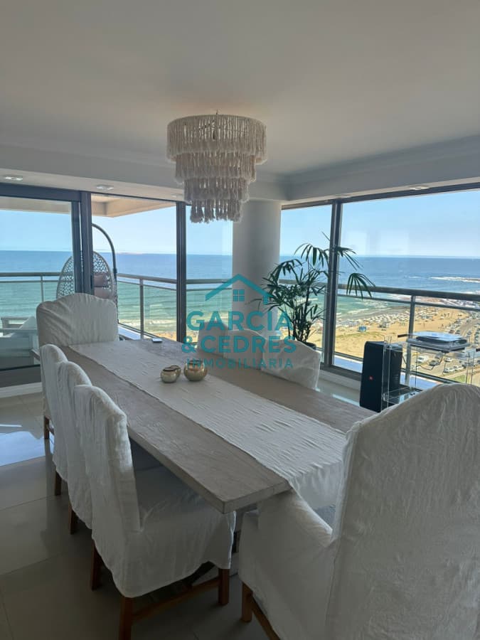 Torre Imperiale Exclusivo Apartamento de Gran Categoría con 4 Dormitorios, Servicio y 6 Baños