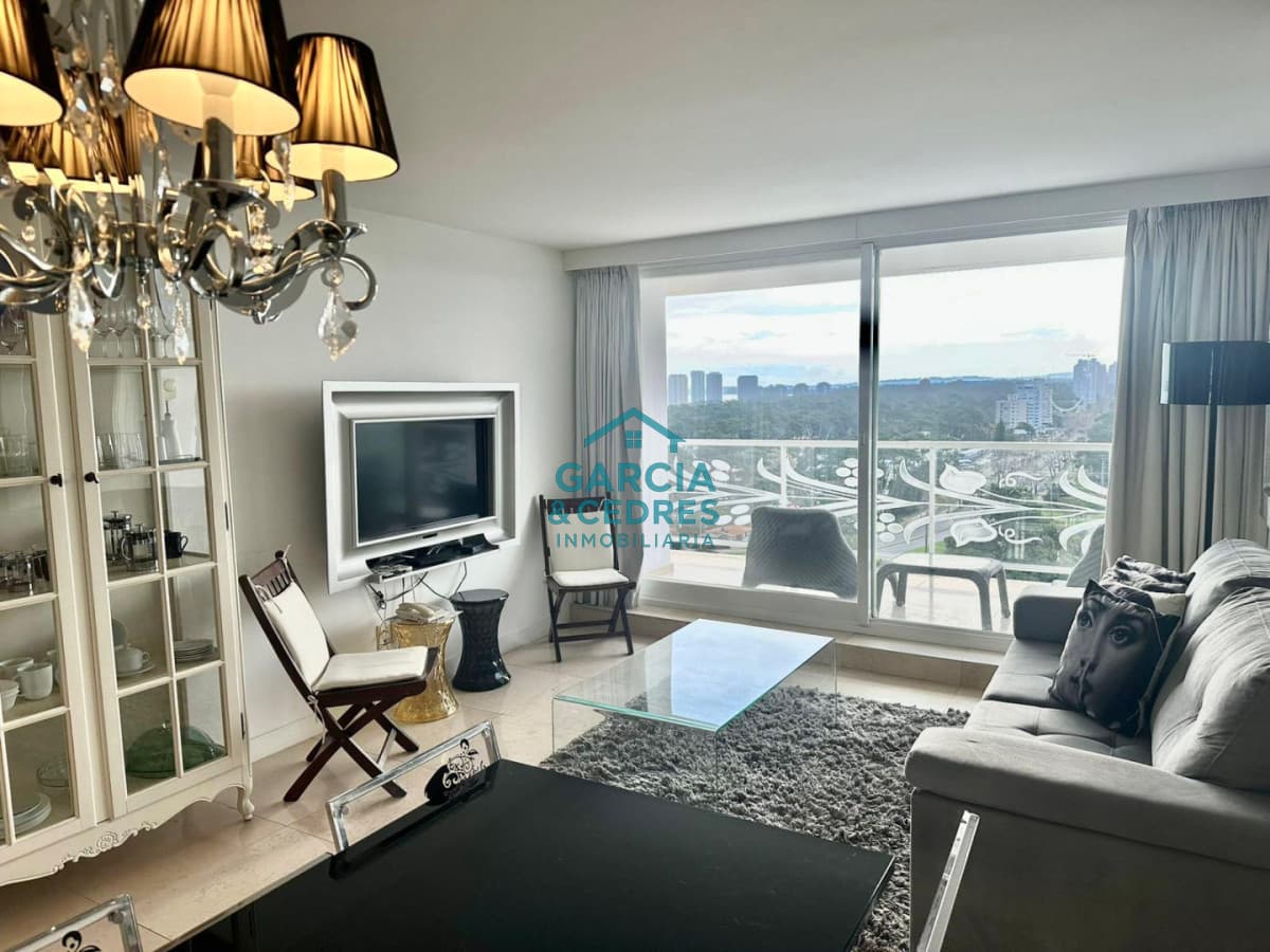 HERMOSO APARTAMENTO EN VENTA DE UN DOMITORIO y MEDIO EN TORRE YOO