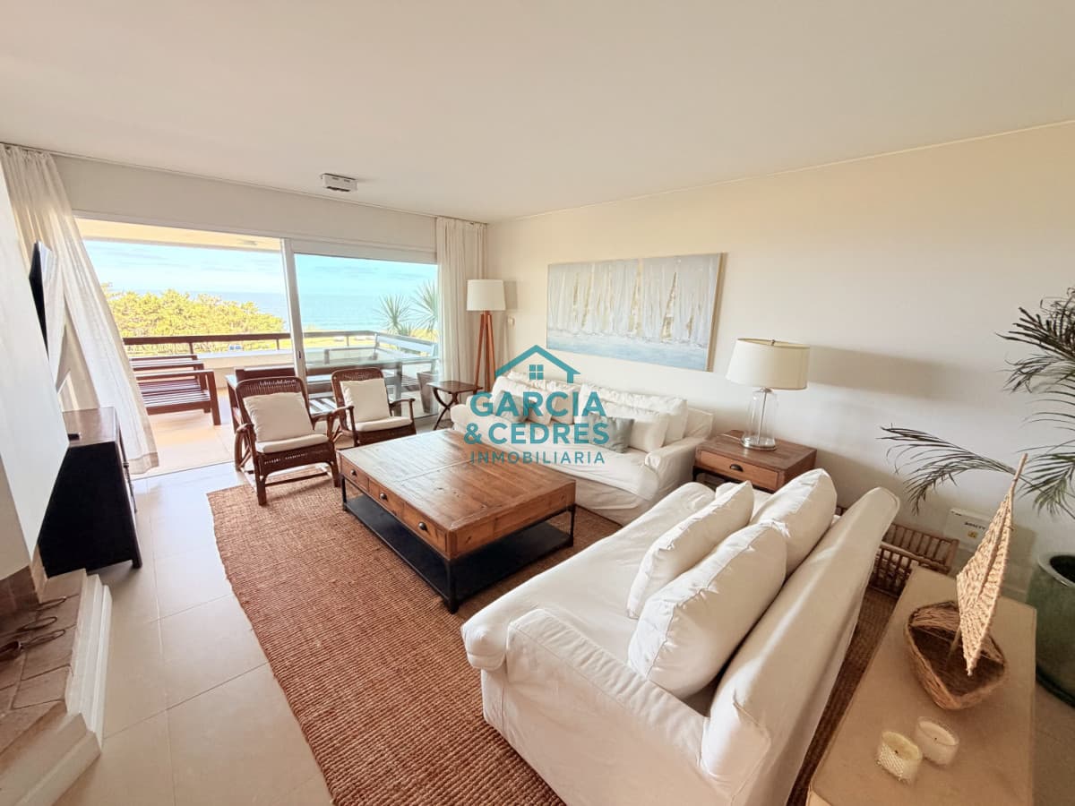 Apartamento de 4 dormitorios frente al mar - Punta del Este