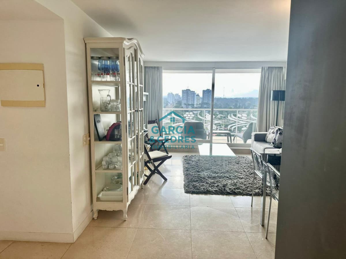 HERMOSO APARTAMENTO EN VENTA DE UN DOMITORIO y MEDIO EN TORRE YOO