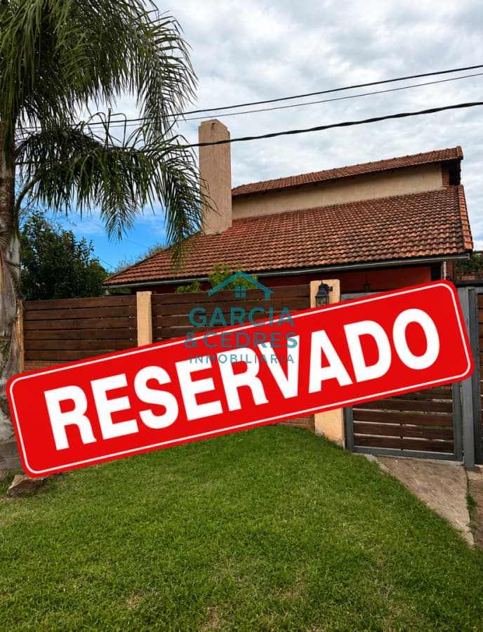 OPORTUNIDAD !!! VENTA DE EXCELENTE  CASA EN PIRIAPOLIS  ,