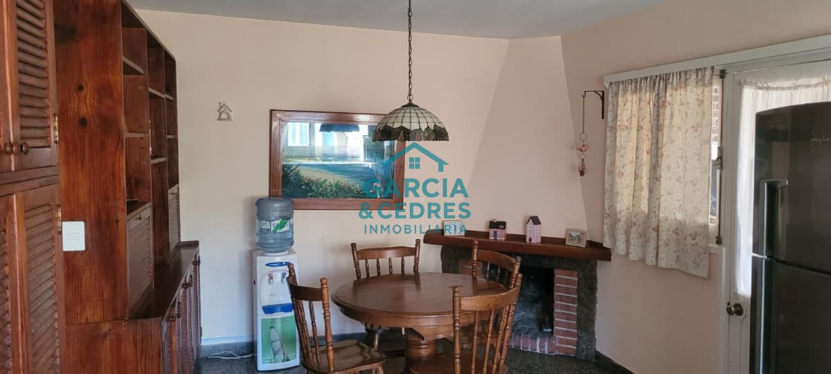 Casa +  2 apto para rentar + Galpon y Terreno al Fondo para construir