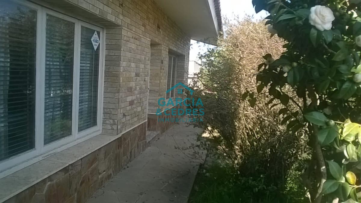 VENDO CASA EN PAN DE AZUCAR DE 5 DORMITORIOS Y 4 BAÑOS DE EXCELENTE CONSTRUCCION