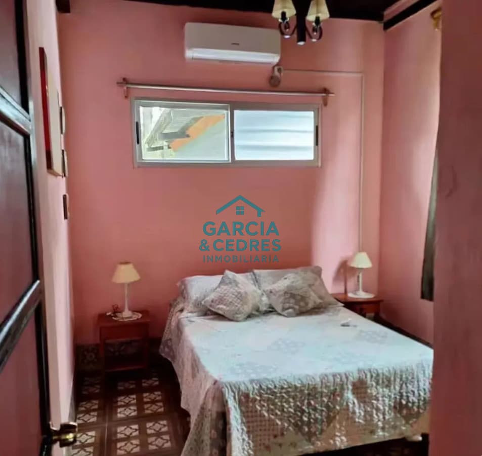 Casa en venta Con Piscina Climatizada Y Hermoso Parque En Punta Ballena.