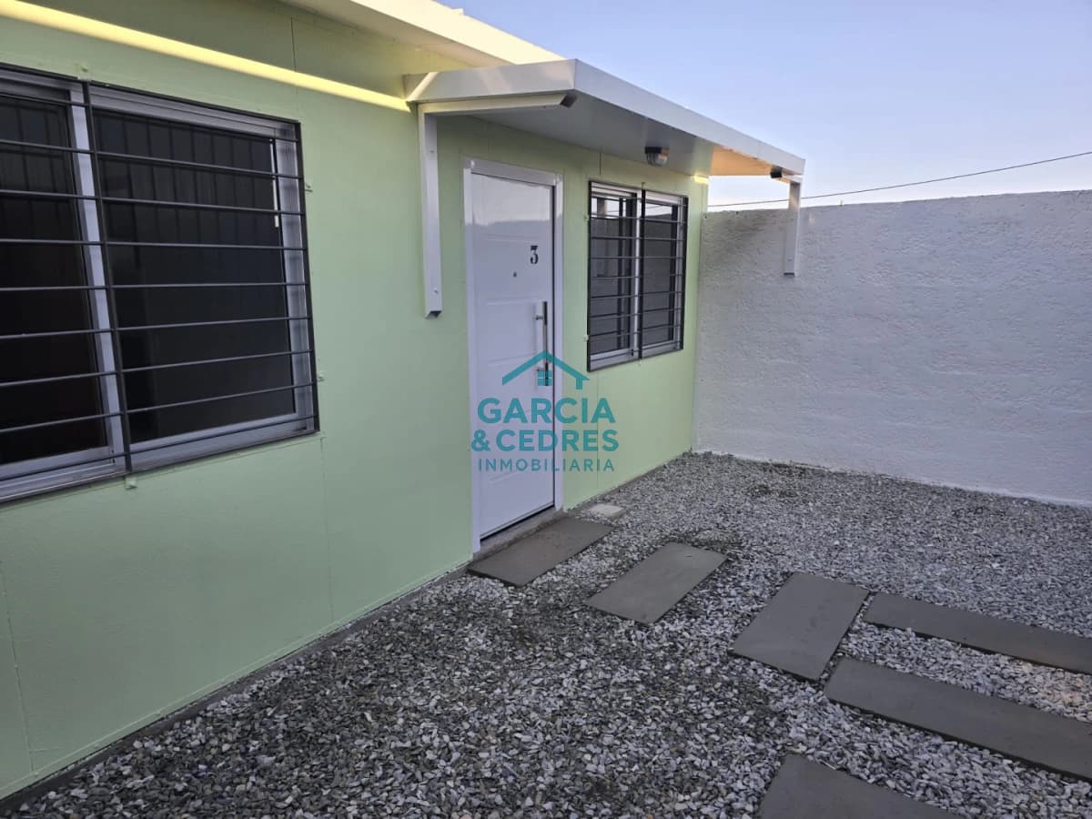 Vendo complejo en 4 H de 3 casas. 2 de 1 dorm. y una de 2 dormi. Todas con renta incluida