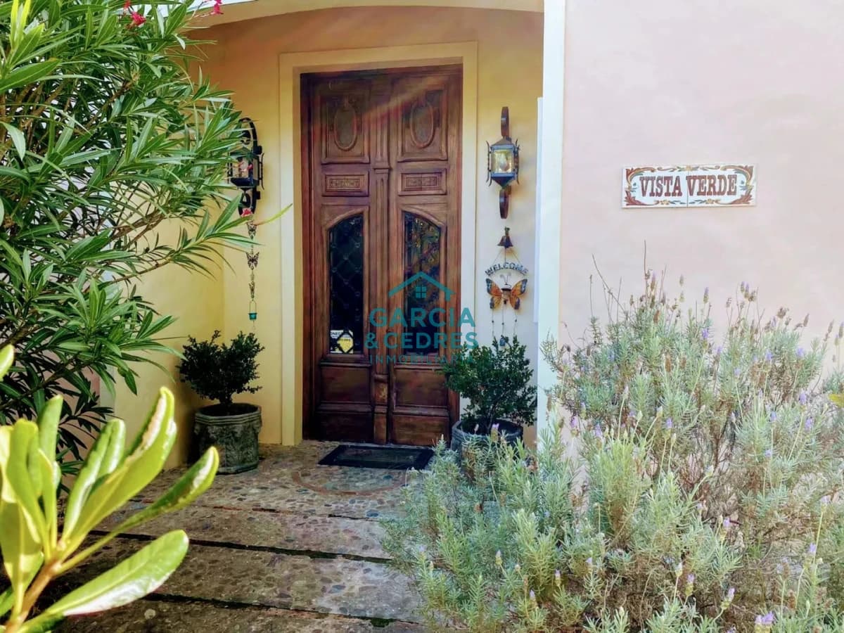 Casa con piscina y gran jardín - Jardines de Cordoba, Punta del Este