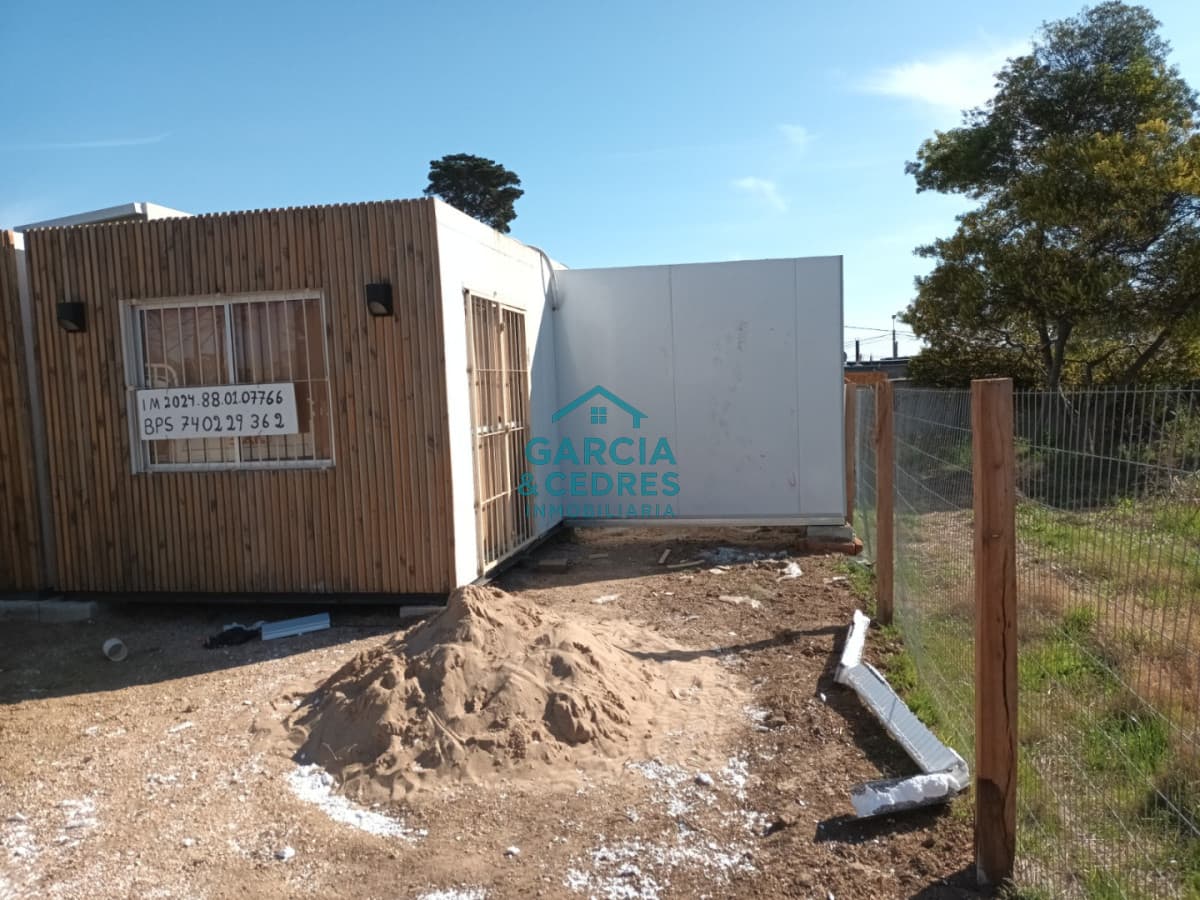 Vendo complejo en 4 H de 4 casas de 1 dorm con renta incluida