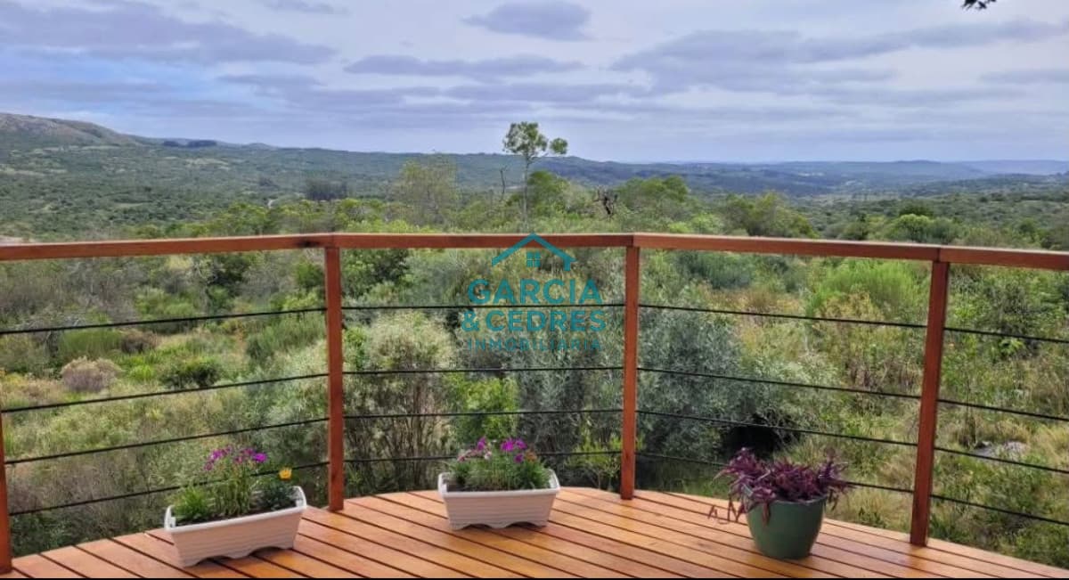 Se vende casa chacra con 5 hectáreas en zona Aigua