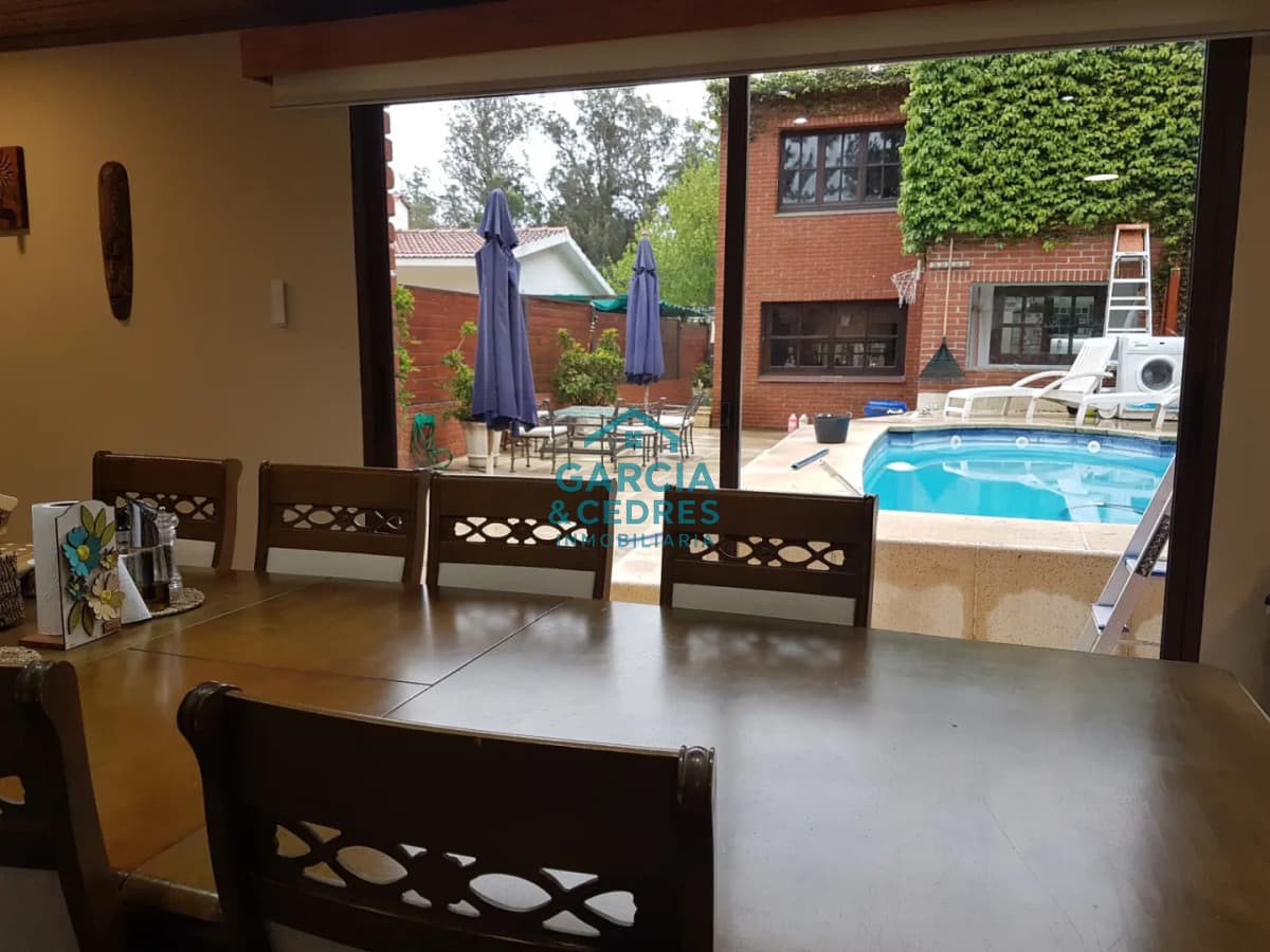 Alquiler de Temporada - Casa con Piscina Climatizada en Punta del Este