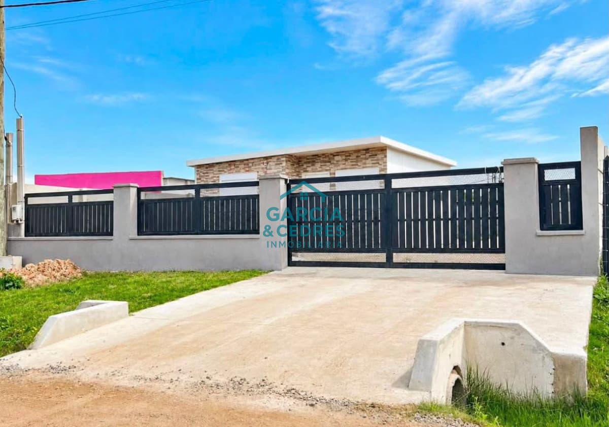 Se vende casa en Punta ballena Barrio Miradores