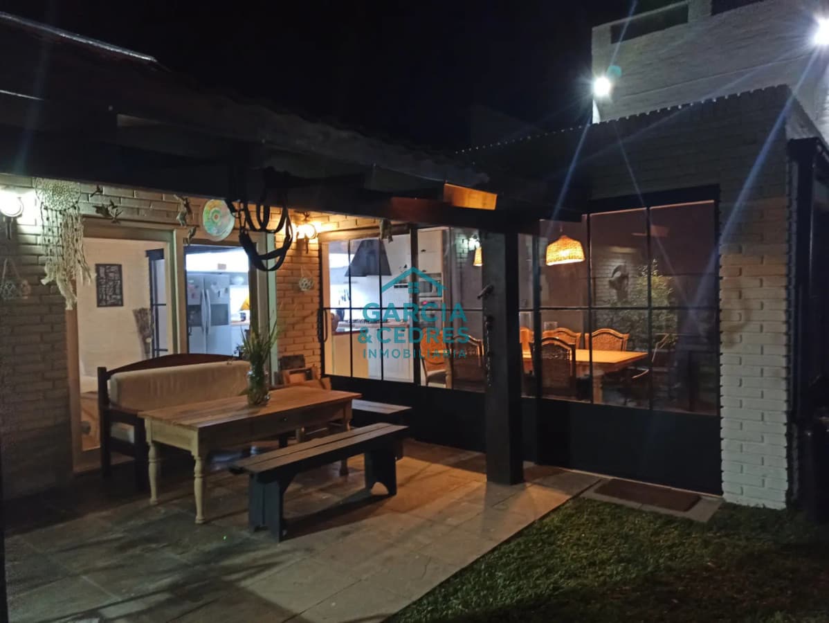Casa de 4 dormitorios en alquiler de temporada - San Rafael, Punta del Este