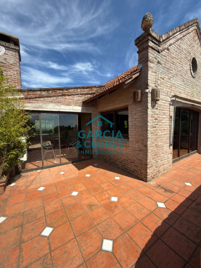 Casa con vistas al mar y cerros - Piriápolis