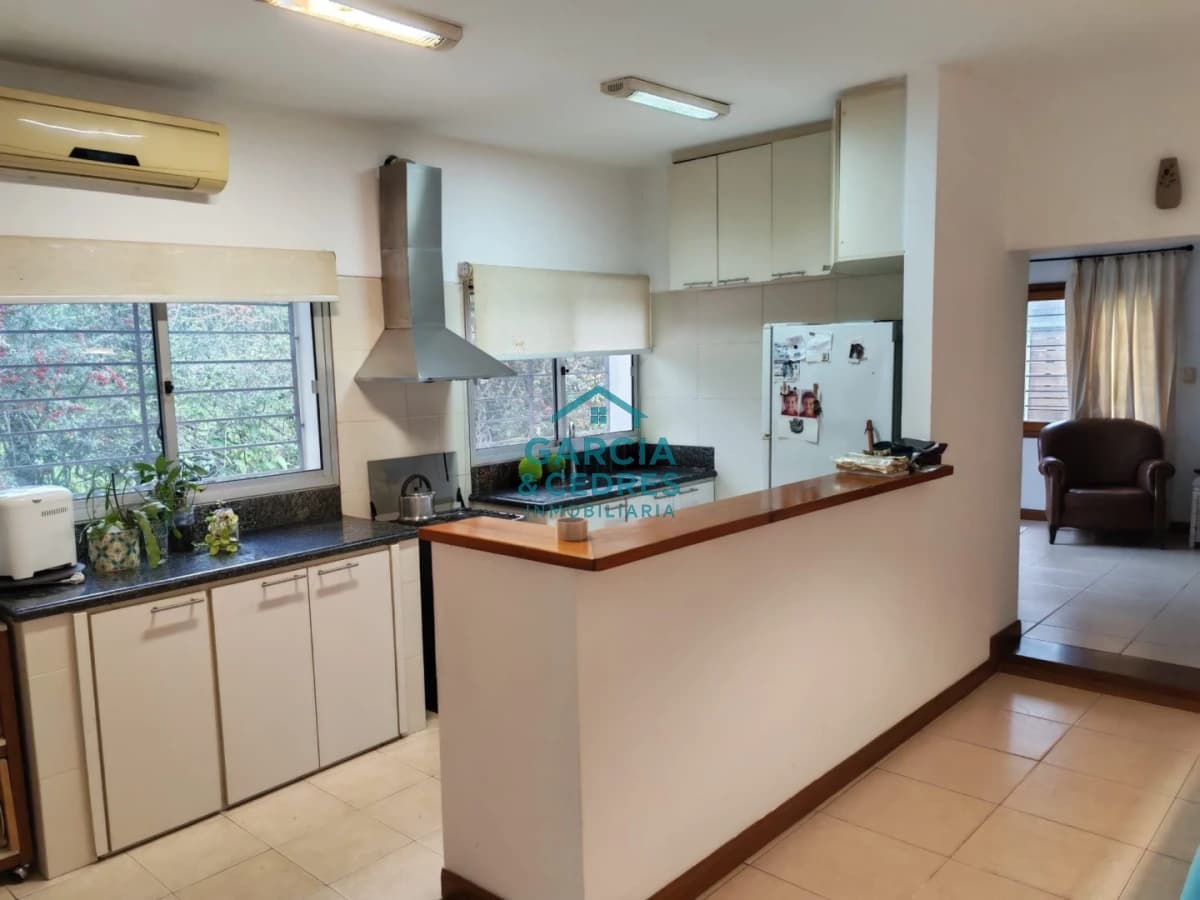 Casa en Nuevo Cantegril 3 dorm+3 baños . Barbacoa Cerrada