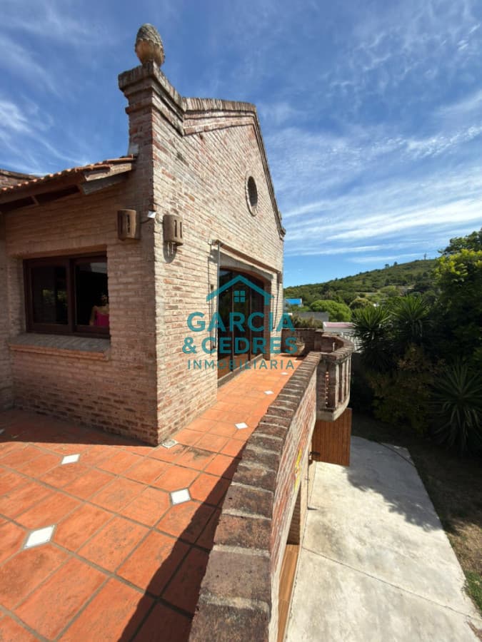 Casa con vistas al mar y cerros - Piriápolis