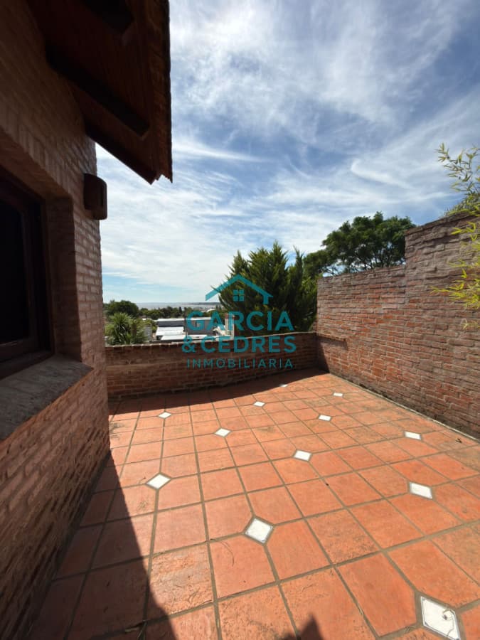 Casa con vistas al mar y cerros - Piriápolis