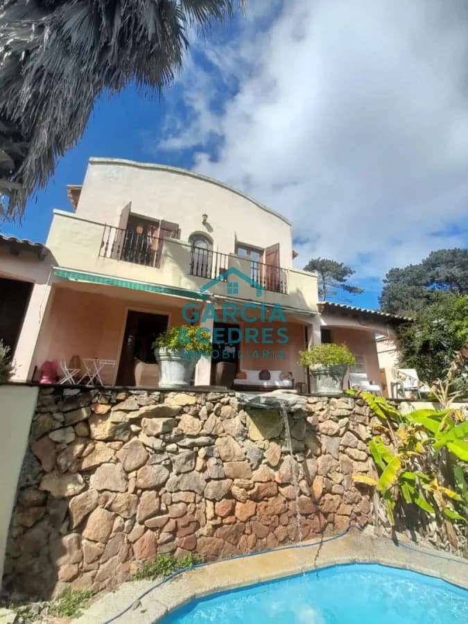 Casa con piscina y gran jardín - Jardines de Cordoba, Punta del Este