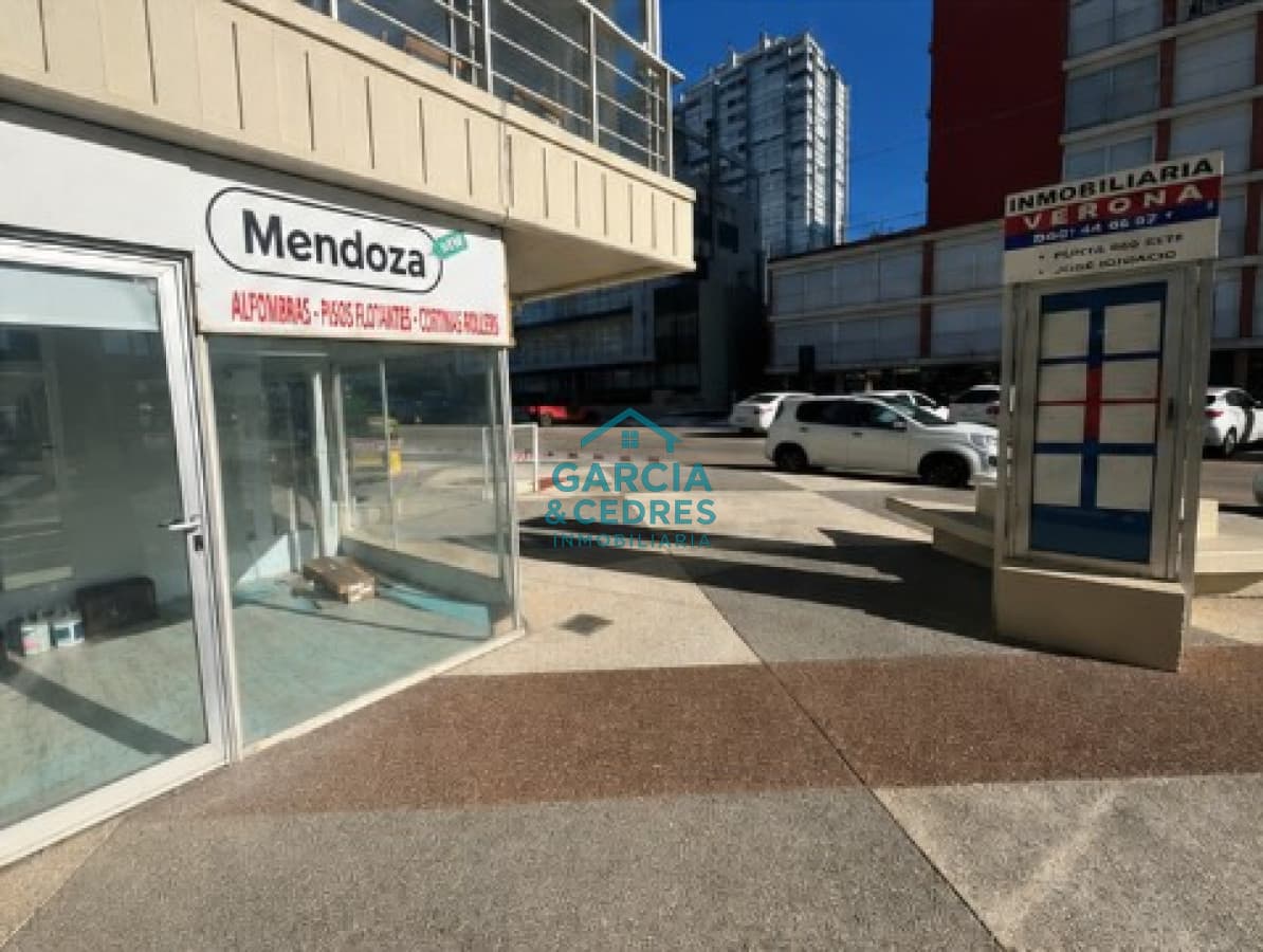 Local Comercial 11m² Alquilado - Punta Del Este - Rentabilidad 5.9% Anual En Dólares