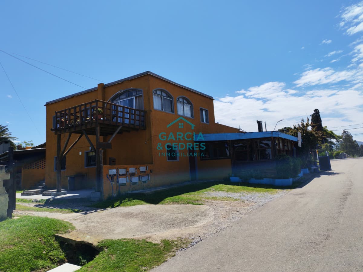 Vendo Complejo de 7 Aptos de 2 dorm + Restaurante en Balneario Las FLores