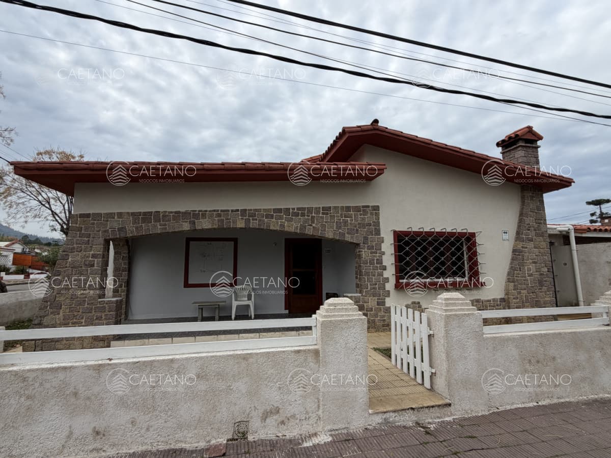 Excelente casa de construcción tradicional en Piriápolis