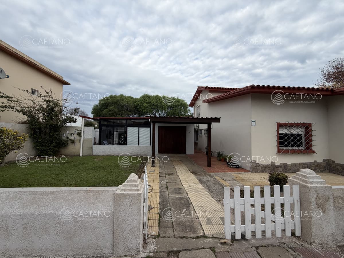 Excelente casa de construcción tradicional en Piriápolis