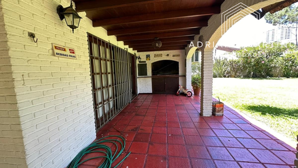 Vendo Excepcional Chalet de 4 Dorm y 4 baños en San Rafael Zona del Hotel Cipriani muy valorada