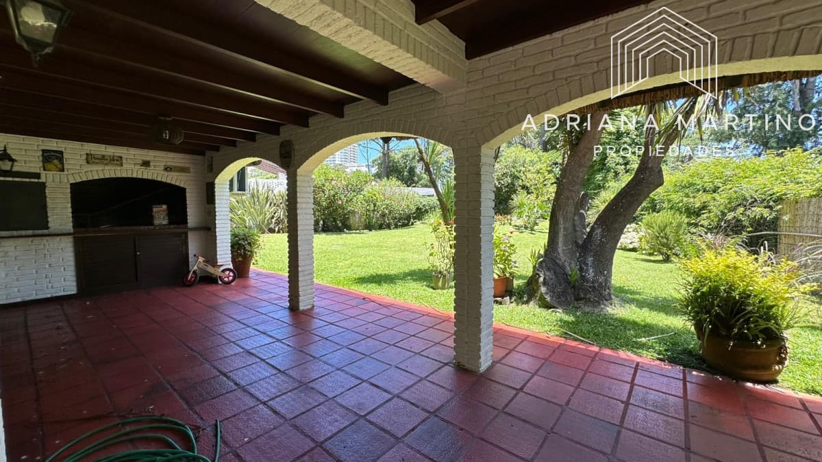 Vendo Excepcional Chalet de 4 Dorm y 4 baños en San Rafael Zona del Hotel Cipriani muy valorada
