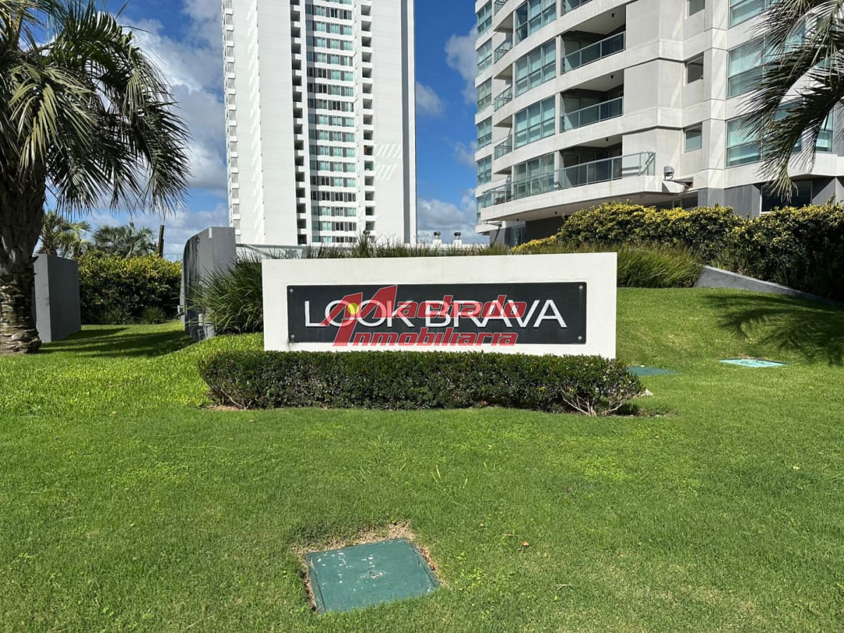 VENDO EXCELENTE APTO DE 2 DORM+DEPENDENCIA , 4 BAÑOS EN TORRE LOOK BRAVA