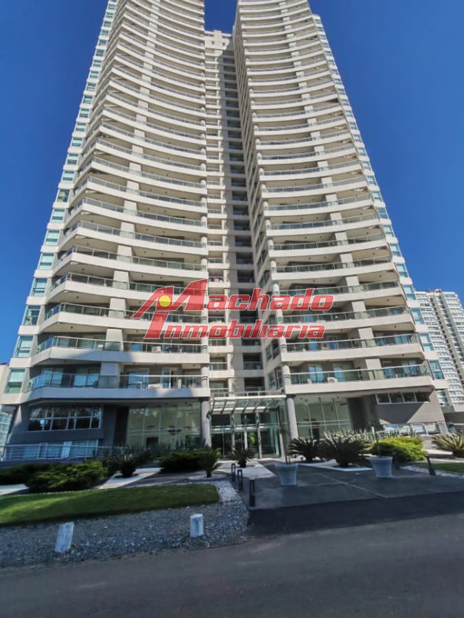 VENDO EXCELENTE APTO DE 2 DORM+DEPENDENCIA , 4 BAÑOS EN TORRE LOOK BRAVA
