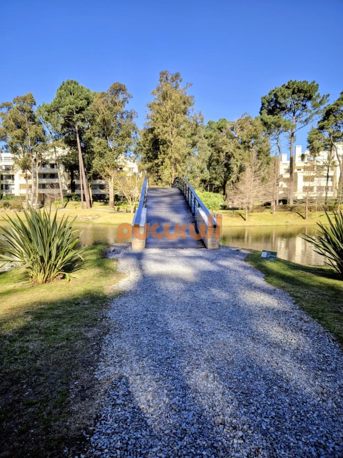 Oportunidad en complejo Solanas
