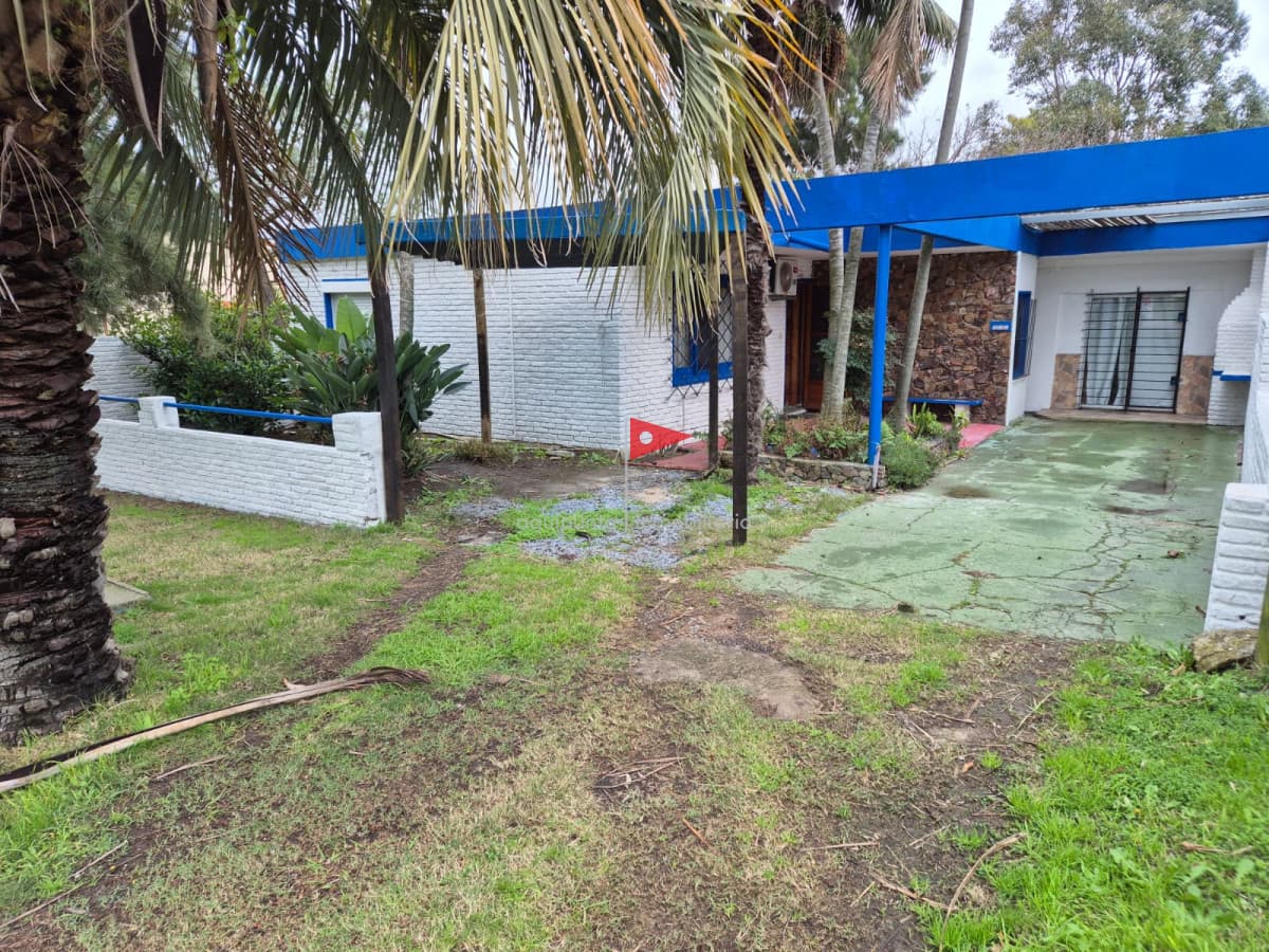 Casa ID.74 - Casa en venta Punta Fría Piriápolis 4 dormitorios y 2 baños