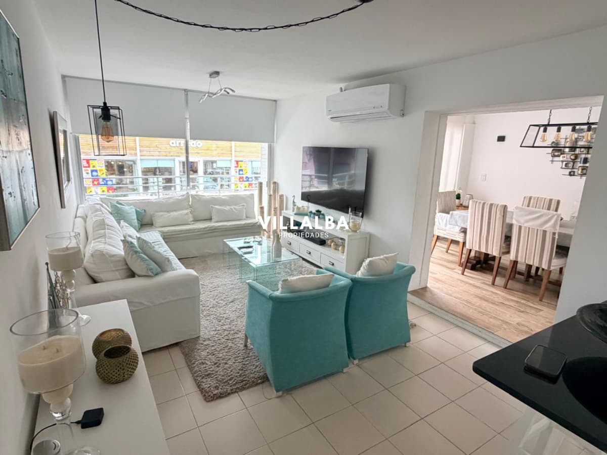Apartamento tipo casa en plena pensula